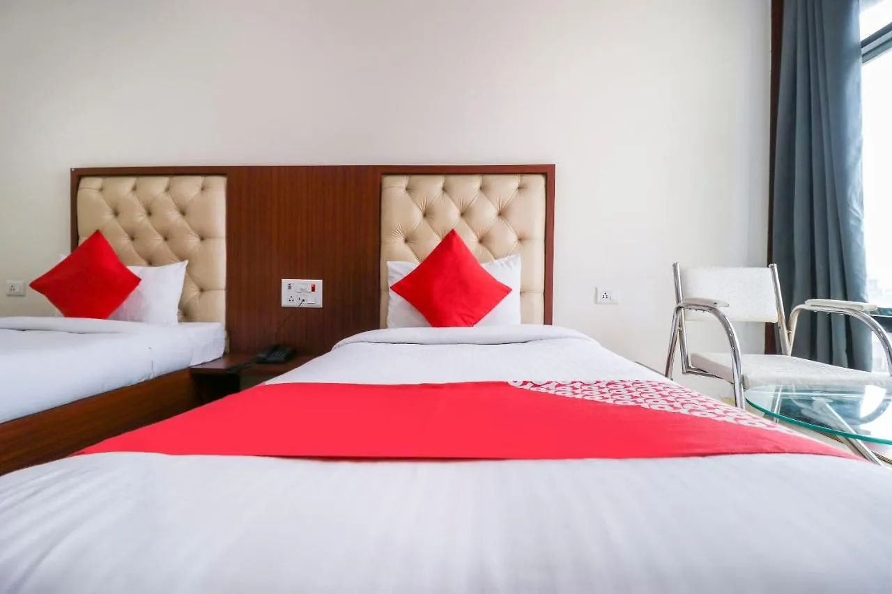 ***  Hotel Oyo Flagship 69860 Mastana Palace Waranasi Indie