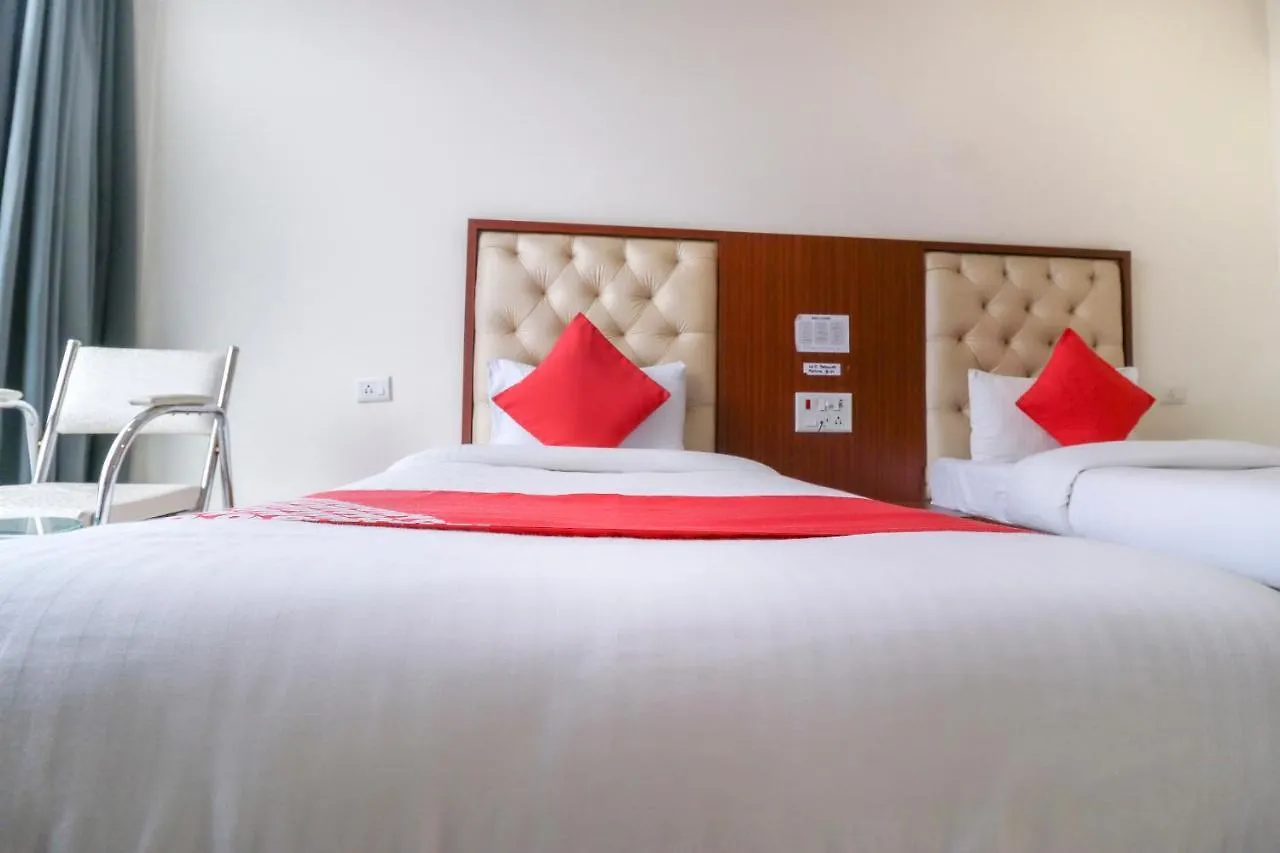 Hotel Oyo Flagship 69860 Mastana Palace Waranasi