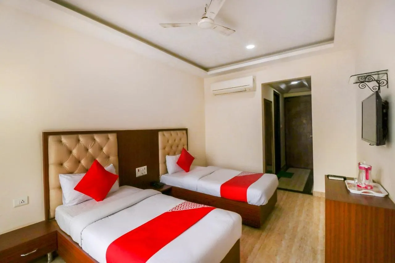 Hotel Oyo Flagship 69860 Mastana Palace Waranasi 3*,  Indie